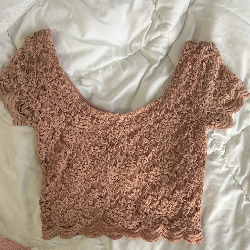 Forever 21 pink lace crop top💗